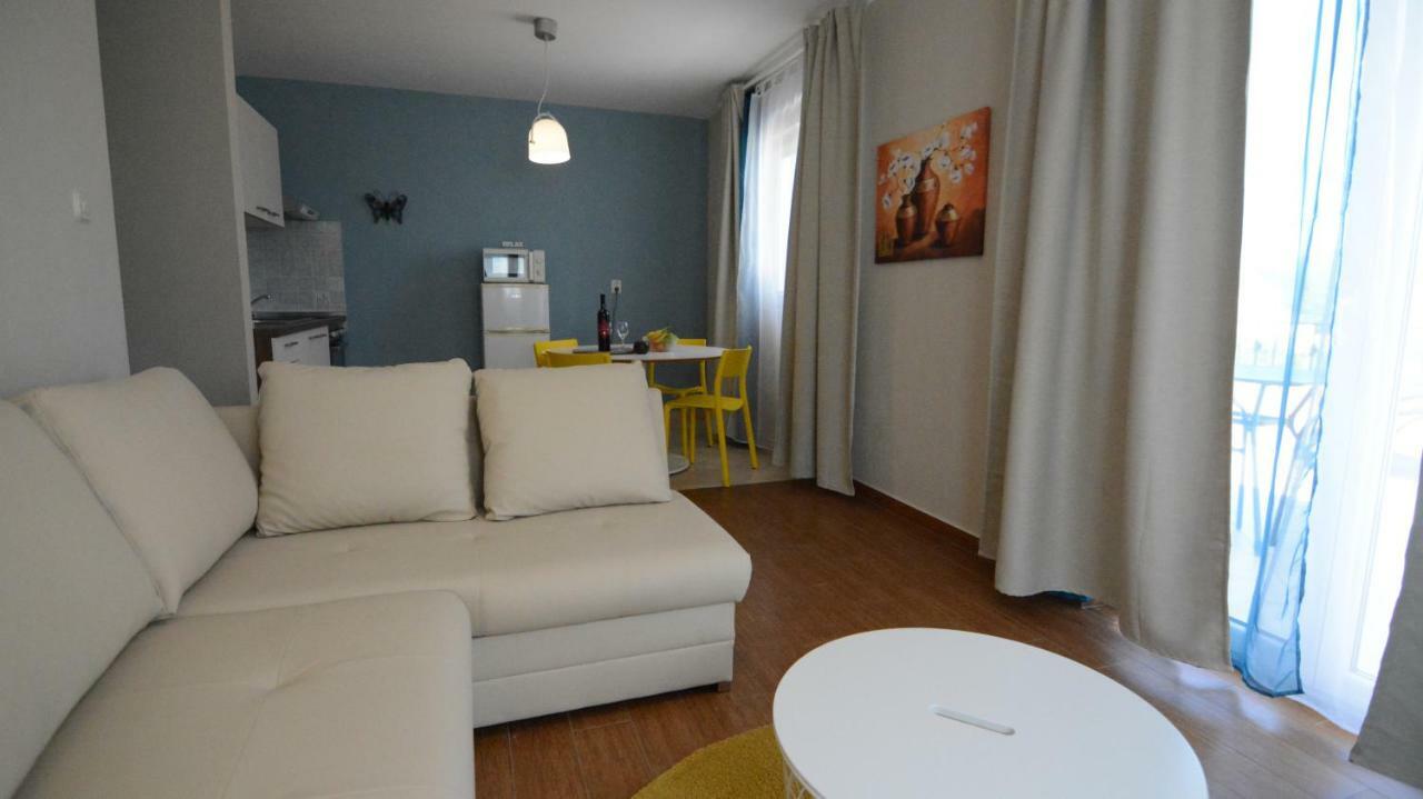 Apartments Sanjin Kornić Exterior foto